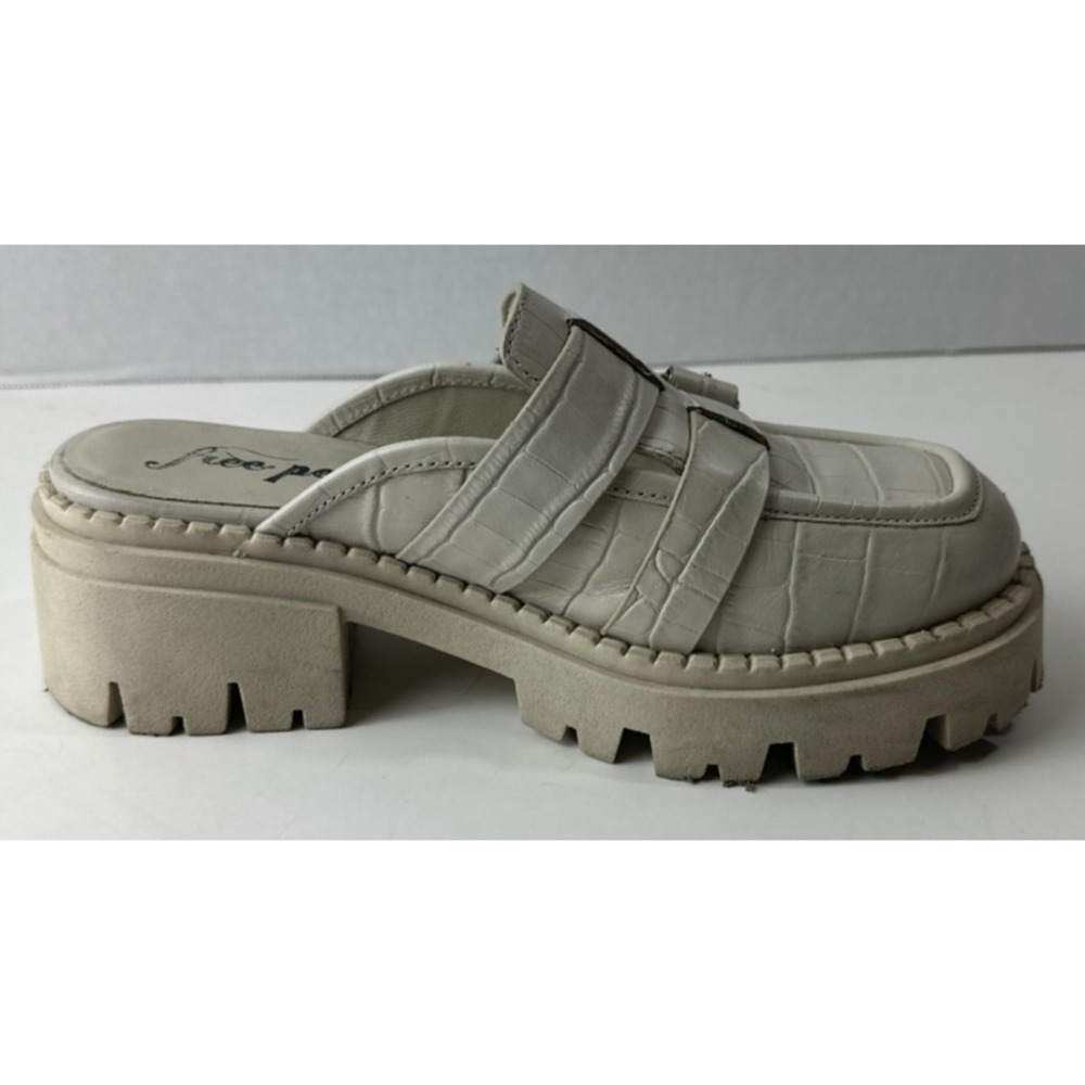 Free People Buckle Lyra Lug Loafers Slip On Beige Chunky Shoe Womens 37 US 6 - 7 - Picture 4 of 16